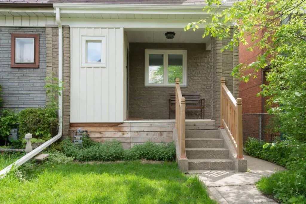 Pansiyon Spacious Room With Ensuite Bathroom Near Subway, Koreatown & Uoft Toronto Kanada